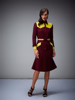 Платье с отложным воротничком бордовое с жёлтой отделкой 08-01-19FW