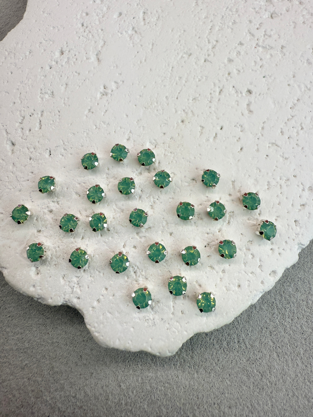 Шатоны 4 мм, Хризолит опал в серебре, 25 шт