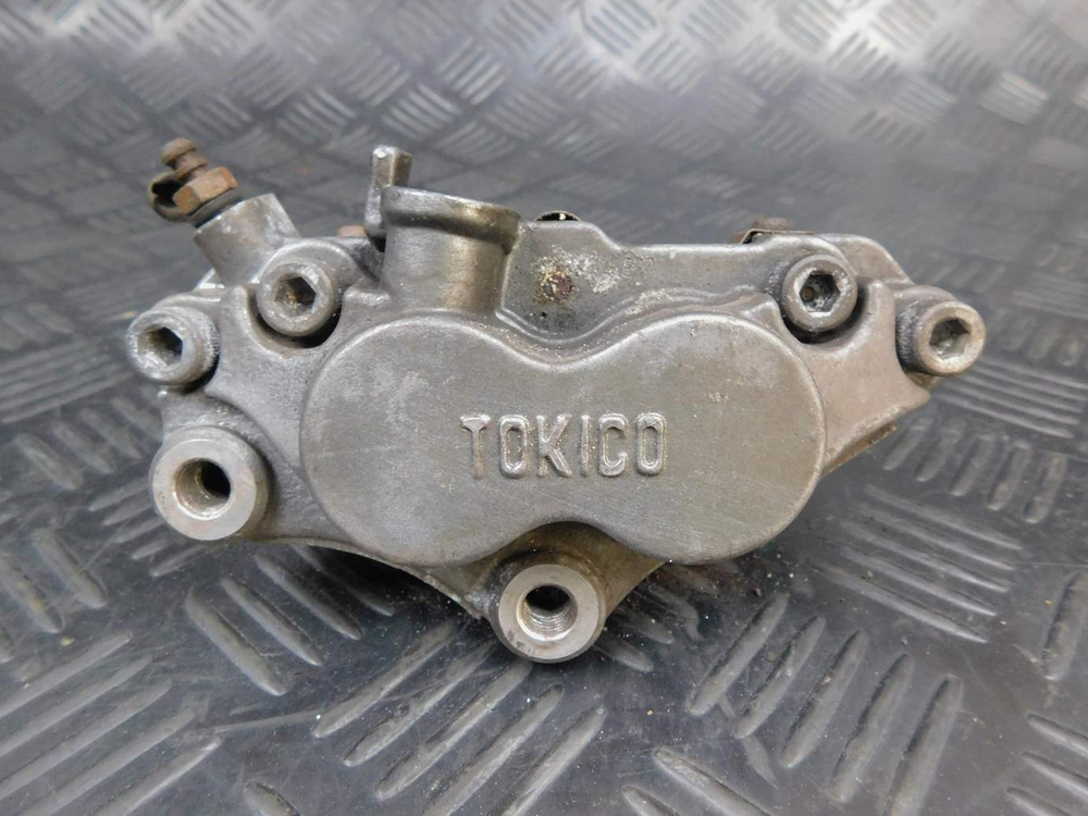 Суппорт передний левый Kawasaki ZZR 400 98 053089