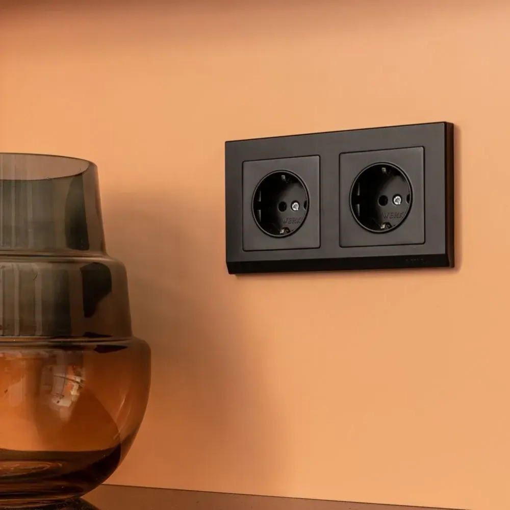 Рамка на 2 поста Stark (черный) W0021808