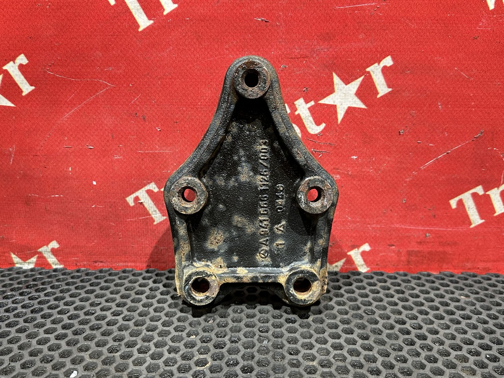 Кронштейн подножки