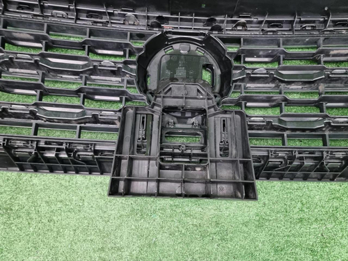 Решетка радиатора VW Teramont (2021-2023)