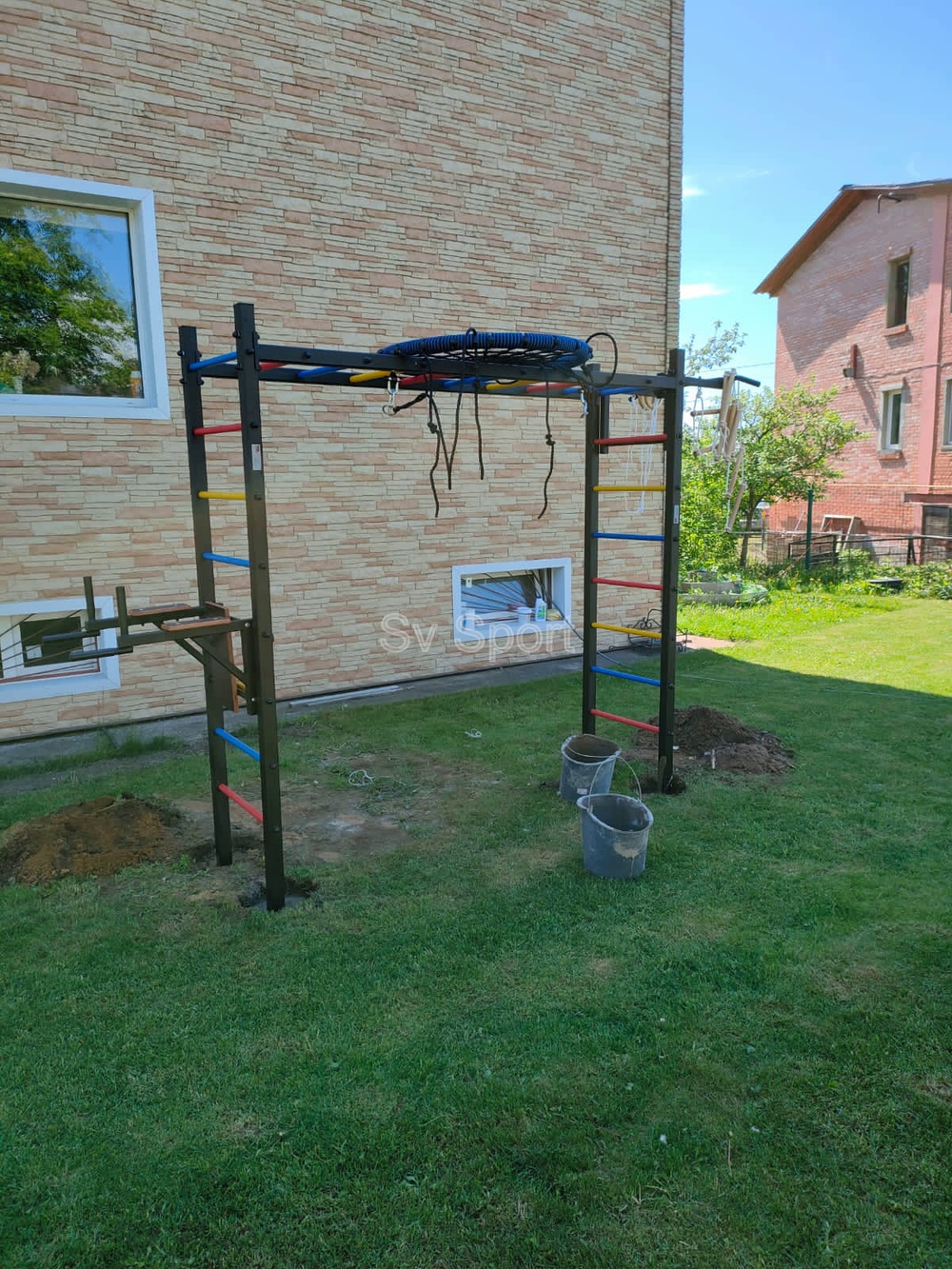 Монтаж уличной шведской стенки Sv Sport Рукоход (4 вертикальных столба)