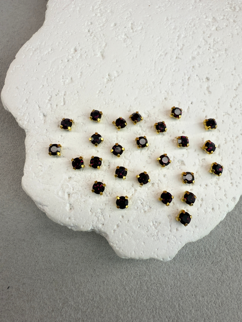 Шатоны 4 мм, Аметист в золоте, 25 шт