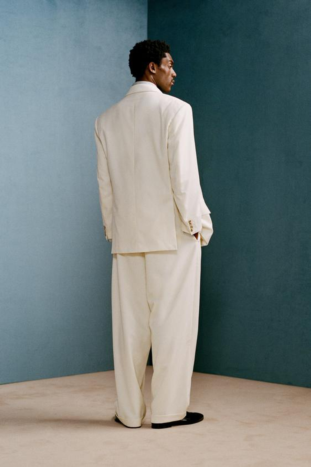 ZARA X WILLY CHAVARRIA ПЛИССИРОВАННЫЕ КОСТЮМНЫЕ БРЮКИ, ЦВЕТ СЛОНОВОЙ КОСТИ