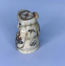 Нэцкэ Эбису со священным карпом и посохом