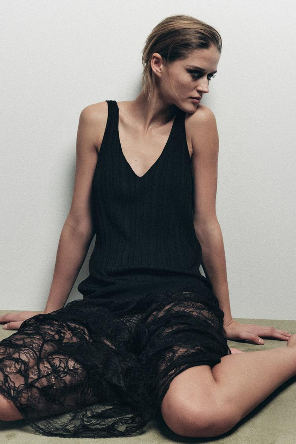 ZARA ТРИКОТАЖНОЕ ПЛАТЬЕ С КРУЖЕВОМ, ЧЕРНЫЙ