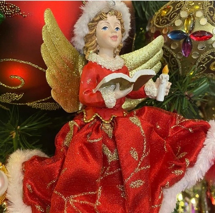 Ангел в красном платье