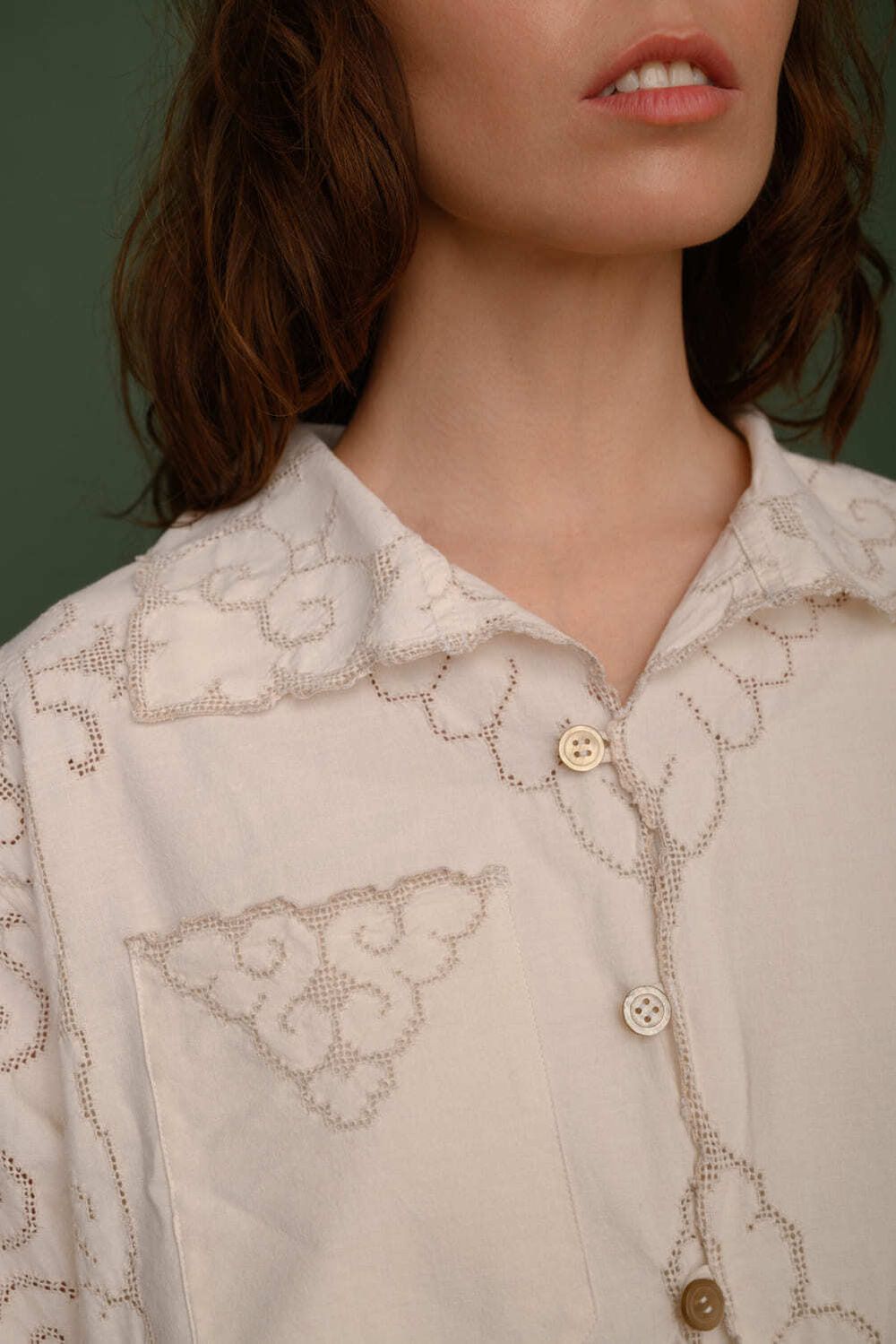 Рубашка Soeurs Украшенная Ажурным Орнаментом / Garniture Long Sleeve бежевая