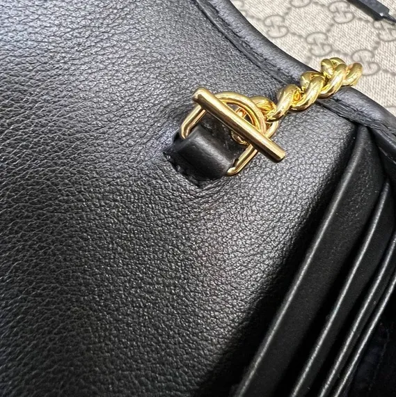 Кошелек на цепочке Gucci Blondie Continental черный
