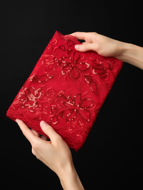 05-174 Вышивка пайетками на неэл. сетке 22 см, красный 100