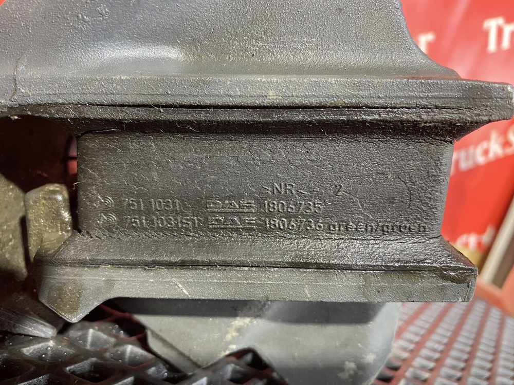 Подушка двигателя передняя