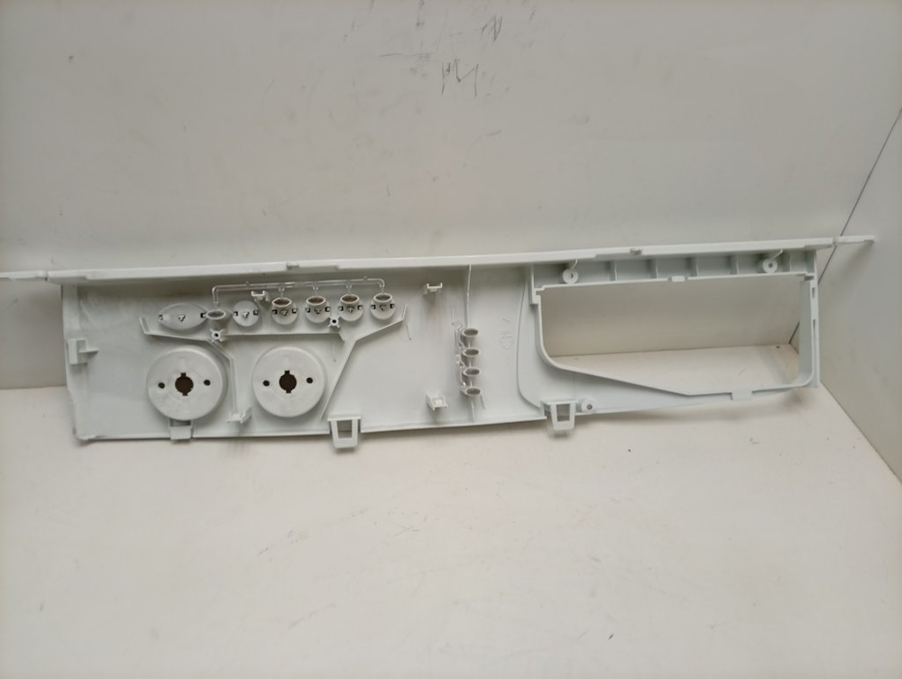 WISL82 кт57 Лицевая панель для стиральной машины Indesit 250003499 б/у