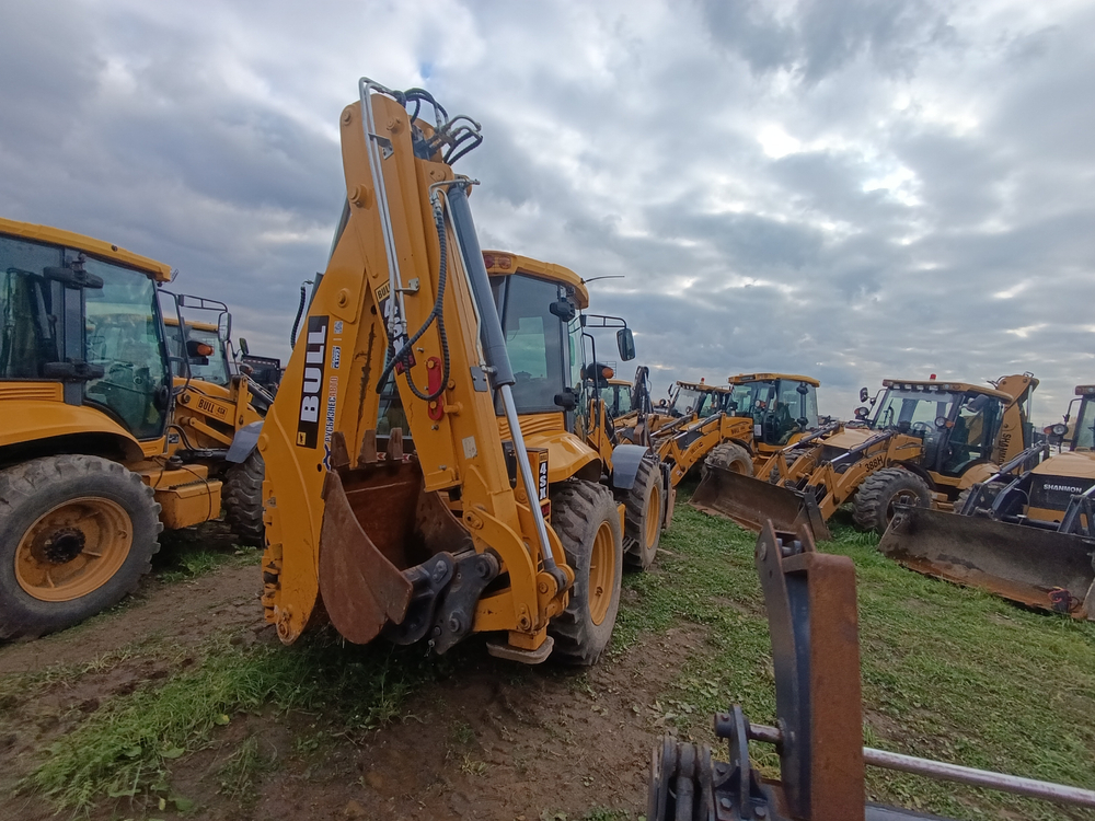 Bull 4SX Экскаватор-погрузчик 4SX-PLUS (Дизельный, 4,6 л, 122 л.с., АТ)