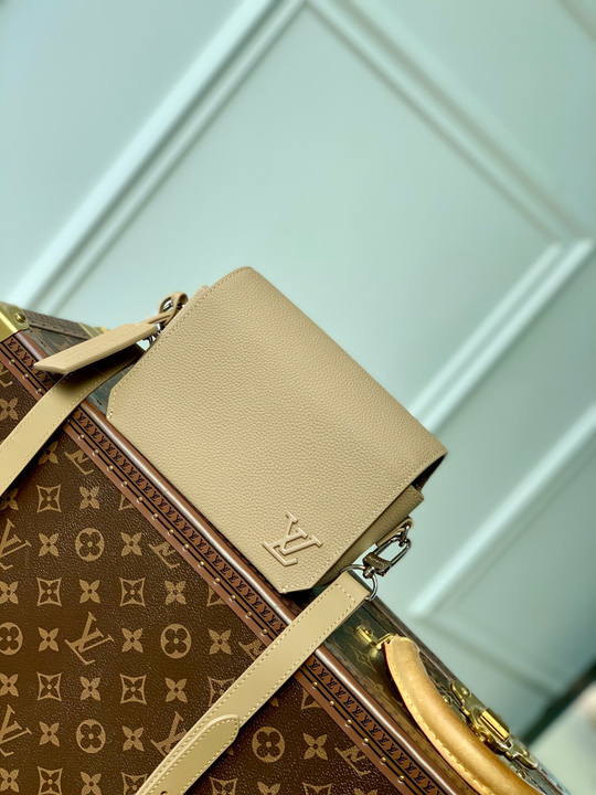 Louis Vuitton Fastline Wearable Wallet