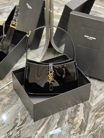 Saint Laurent Le 5 à 7 Hobo Bag