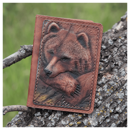 Кожаная обложка на паспорт «Медведь»