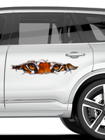 Наклейка на авто тигр смотрит через щель царапину