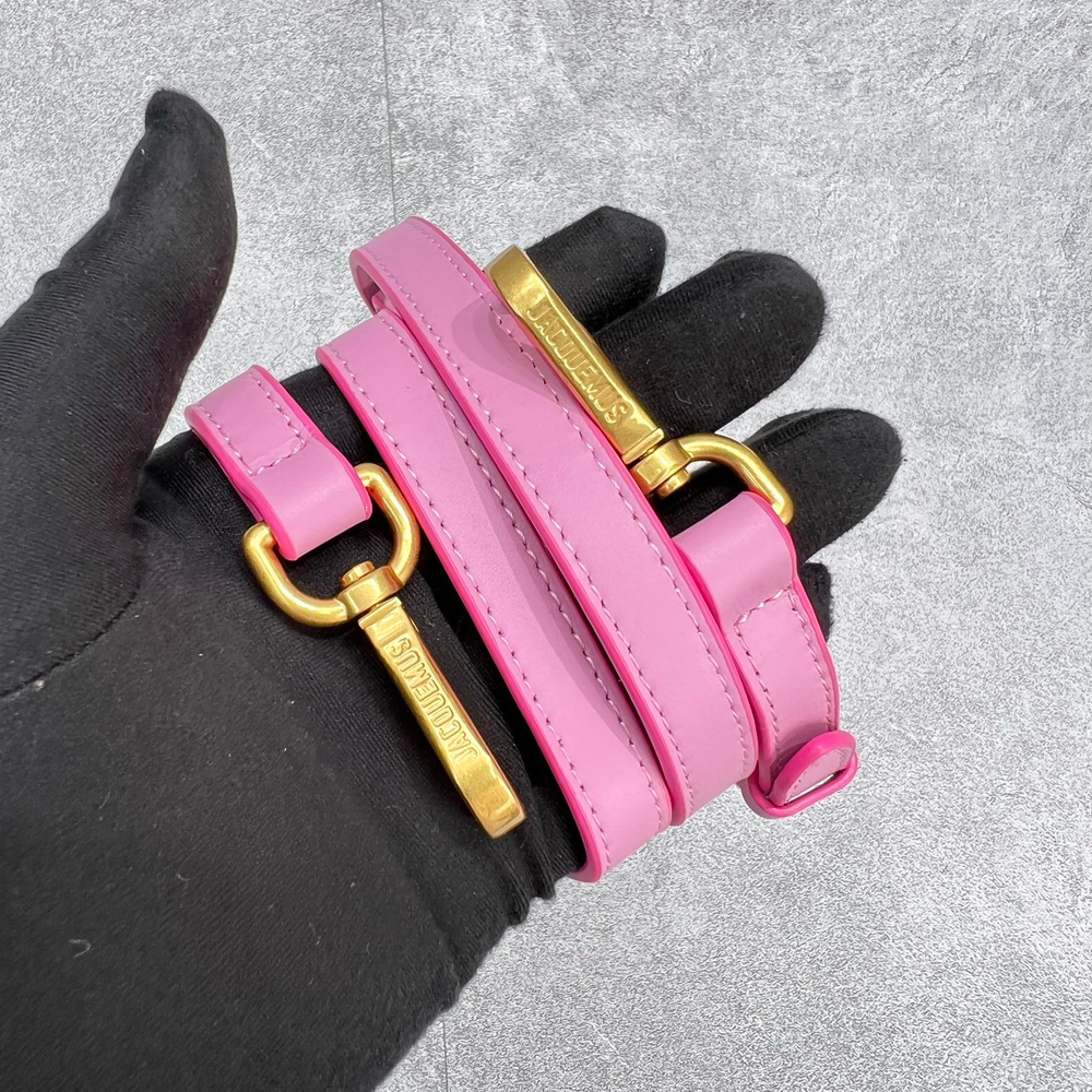 Jacquemus Le Chiquito Moyen 18 cm