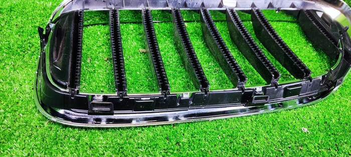 Решетка радиатора правая BMW 5er G30 (2017-2020)