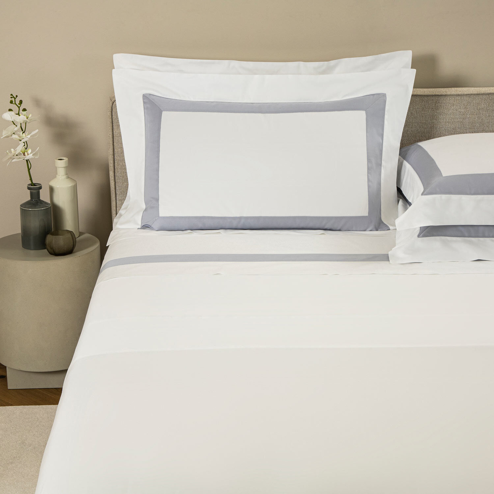 Комплект постельного белья односпальный Frette Essential Bicolor White/Light Sky Blue (140 x 200 см)