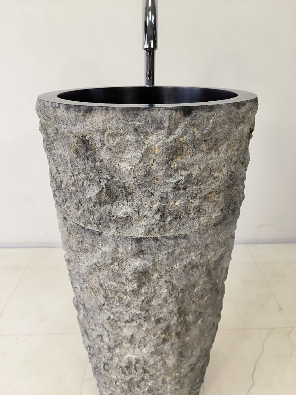Раковина напольная из андезита Pedestal Black Marmo MN-65921 40х40х90 из натурального камня