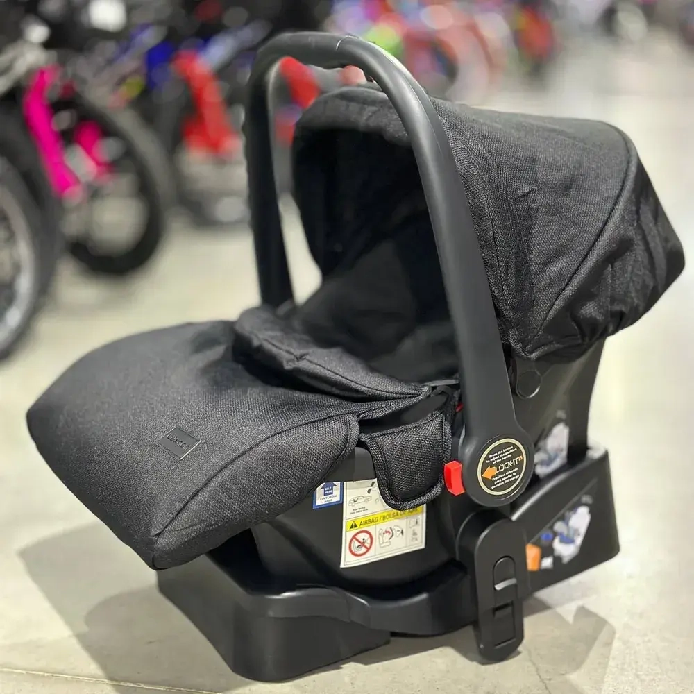 Детская коляска Luxmom 780 3в1 черный