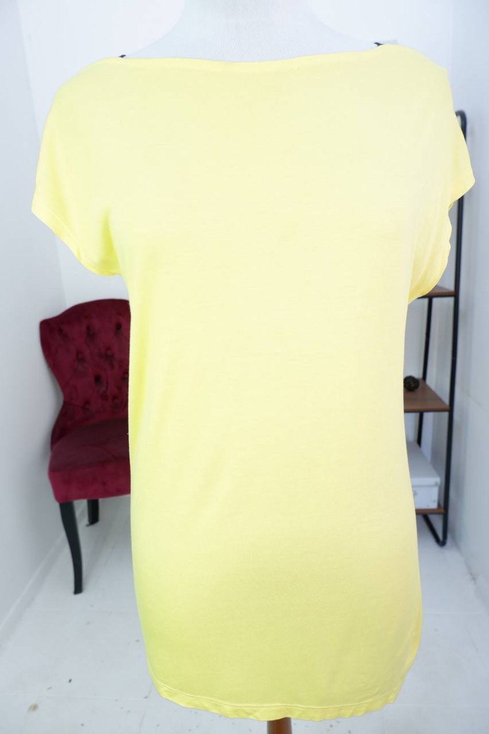 Футболка Benetton в красивом оттенке и сложной спиной 44-46 размер