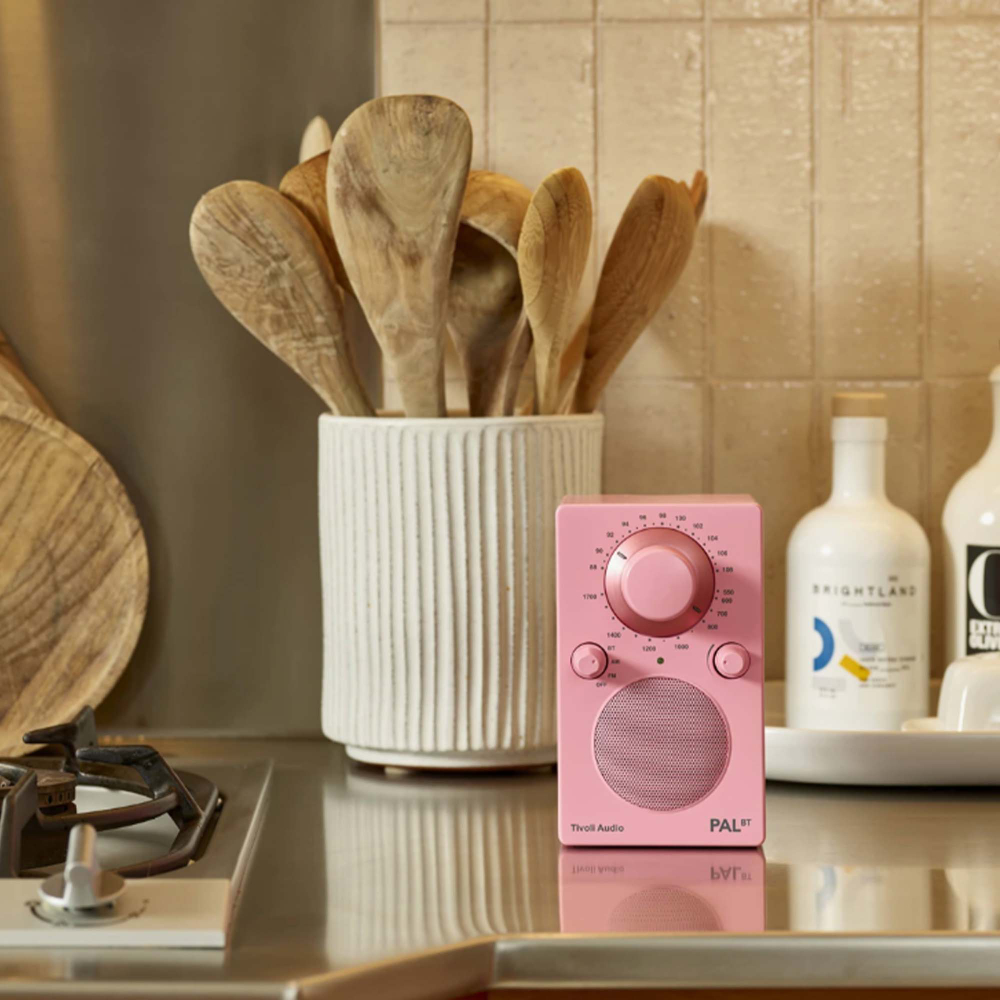 Tivoli PAL BT Розовый [Pink] — портативный радиоприемник с Bluetooth