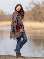 Пончо шерстяное с орнаментом