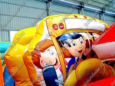 Надувной батут "Школьный автобус"