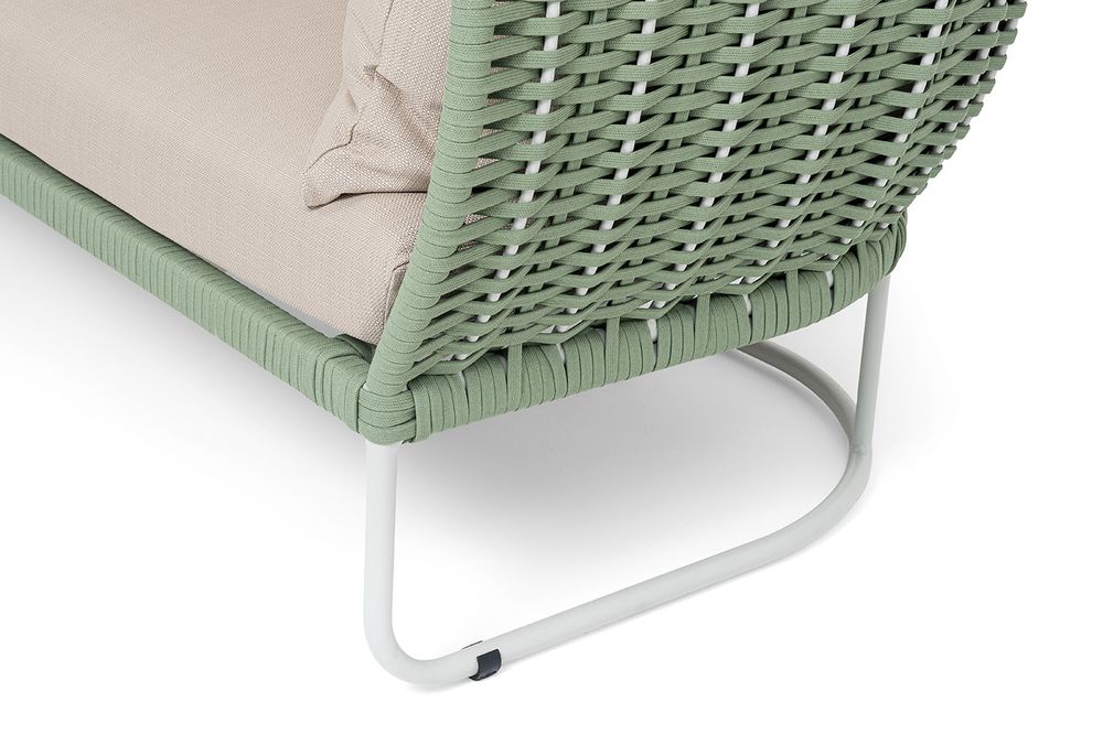 "Фиджи" диван 3-местный плетеный из роупа, каркас алюминий светло-серый (RAL7035) муар, роуп зеленый (KT18-0024) 15 мм tex, ткань Mossle бежевая (160)
