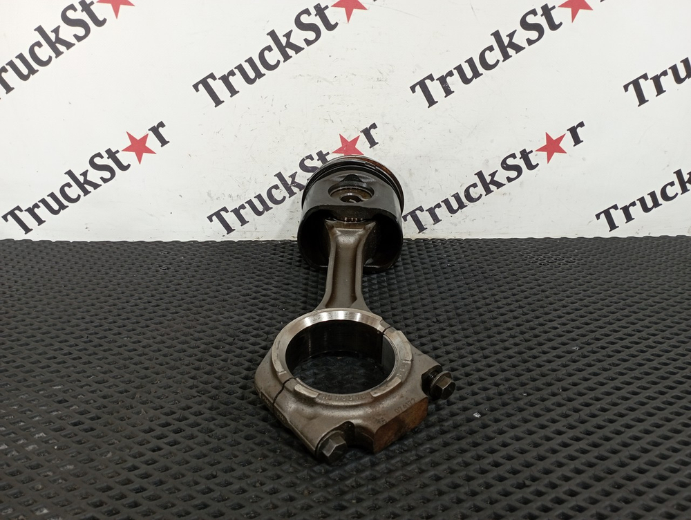 Поршень с шатуном