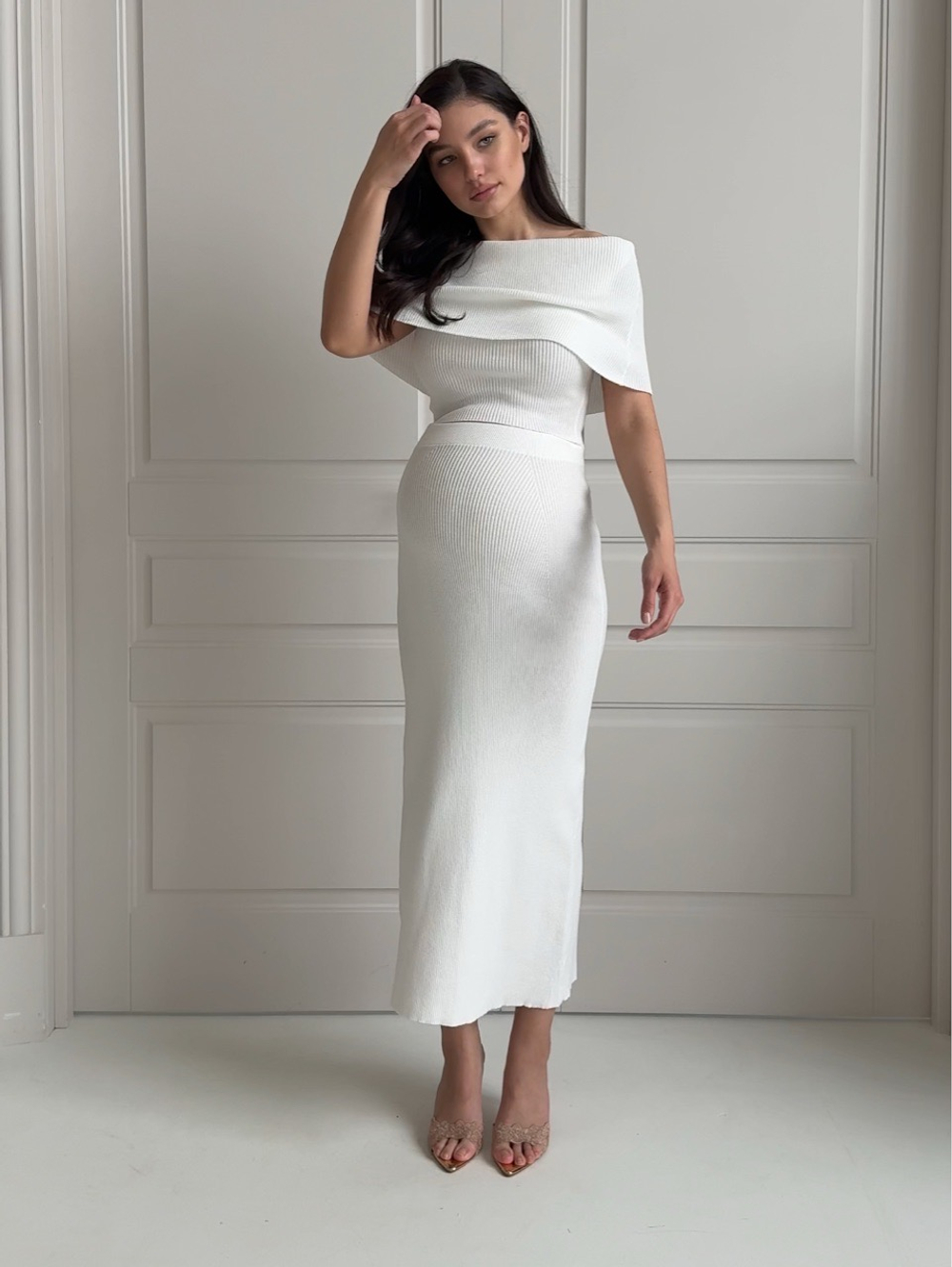 Комплект вязаный, топ с открытыми плечами и длинная юбка