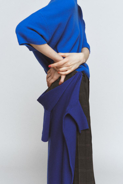 ZARA СВИТЕР ИЗ 100% ШЕРСТИ С ШИРОКИМИ РУКАВАМИ, ЯРКО-СИНИЙ