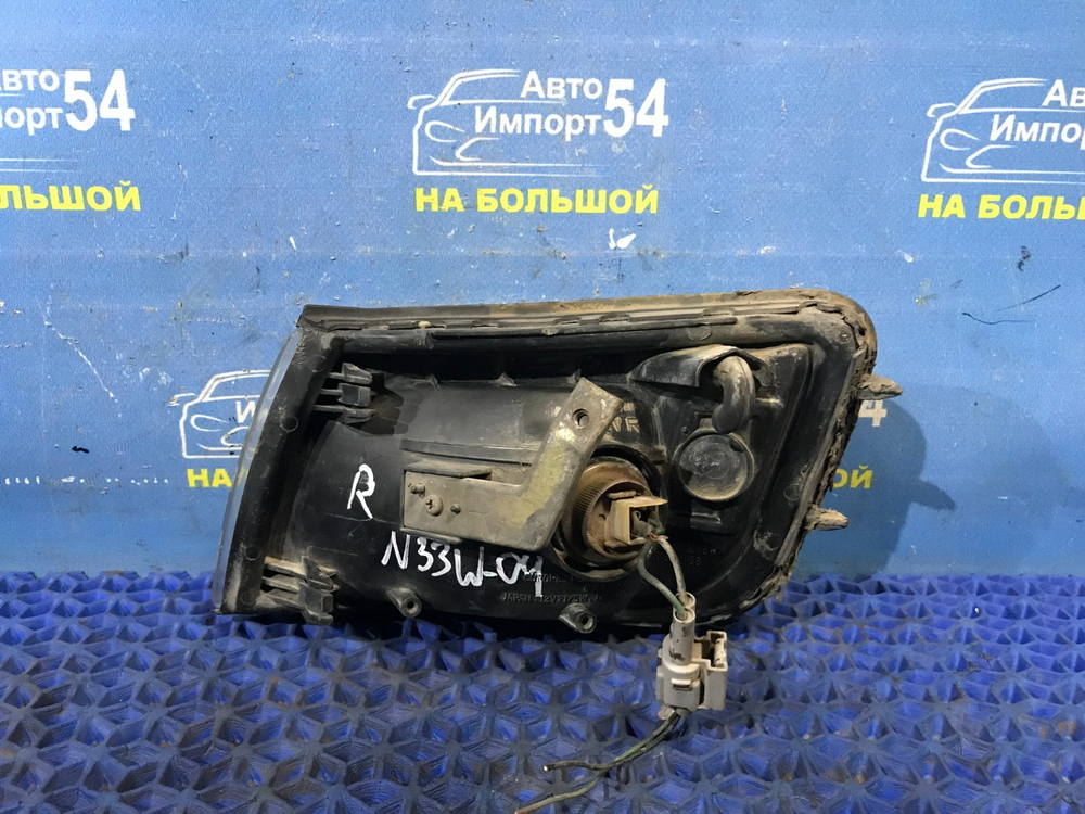 Габарит правый MITSUBISHI CHARIOT 1994