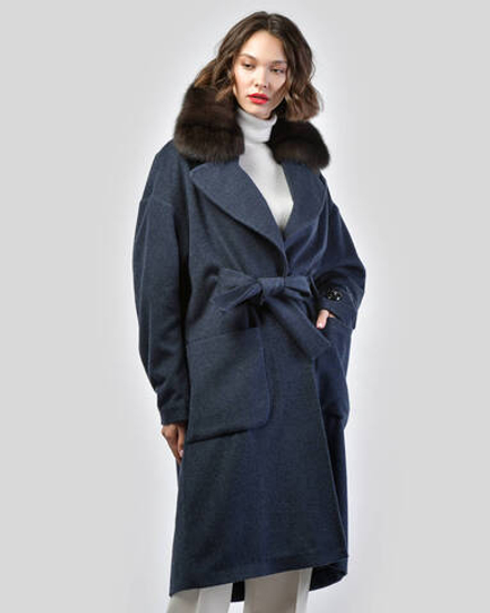 Пальто кашемировое с отделкой из меха соболя