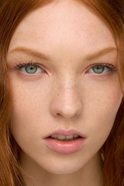 ZARA Кремовые тени для век, персиковый