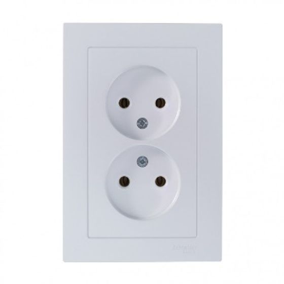 Розетка 2 с/з белый Legrand Quteo 782233