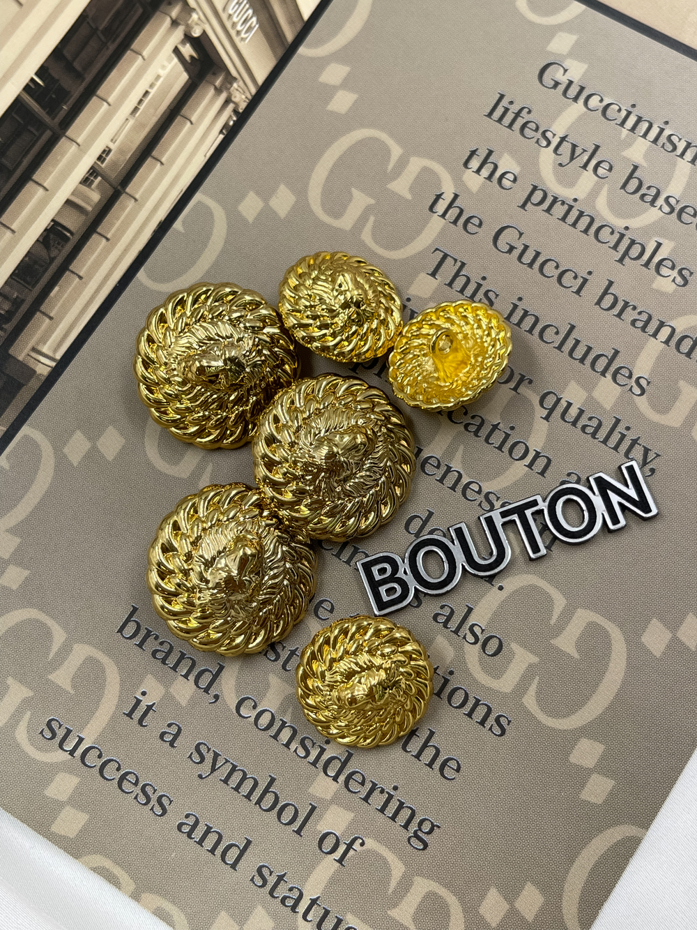 Пуговицы в стиле Бмн. золотистые (лимонные) "Лев"