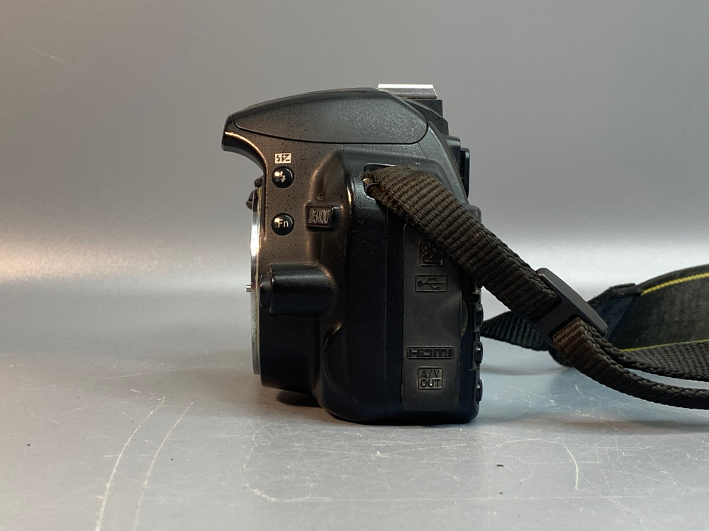 Nikon D3100 Сломан затвор