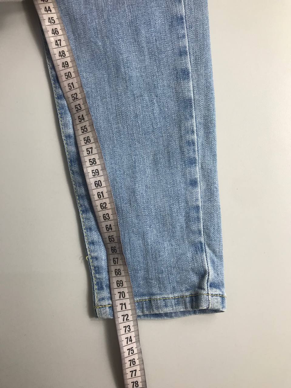 Джинсы Cross светлые, визуально на 44 размер