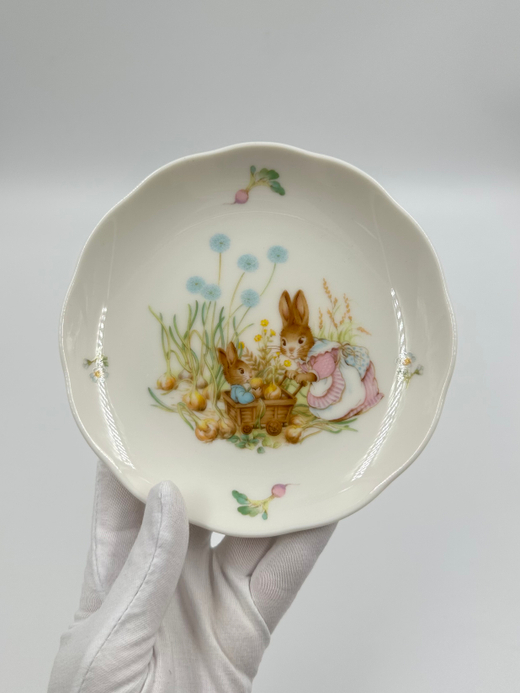 Тарелка с кроликами Narumi