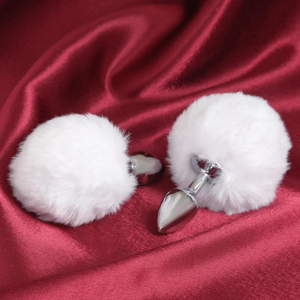 Серебристая анальная пробка с белым хвостом (Цвет: серебристый)