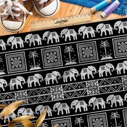 Ткань атлас африканский белый пиксельный узор на чёрном фоне