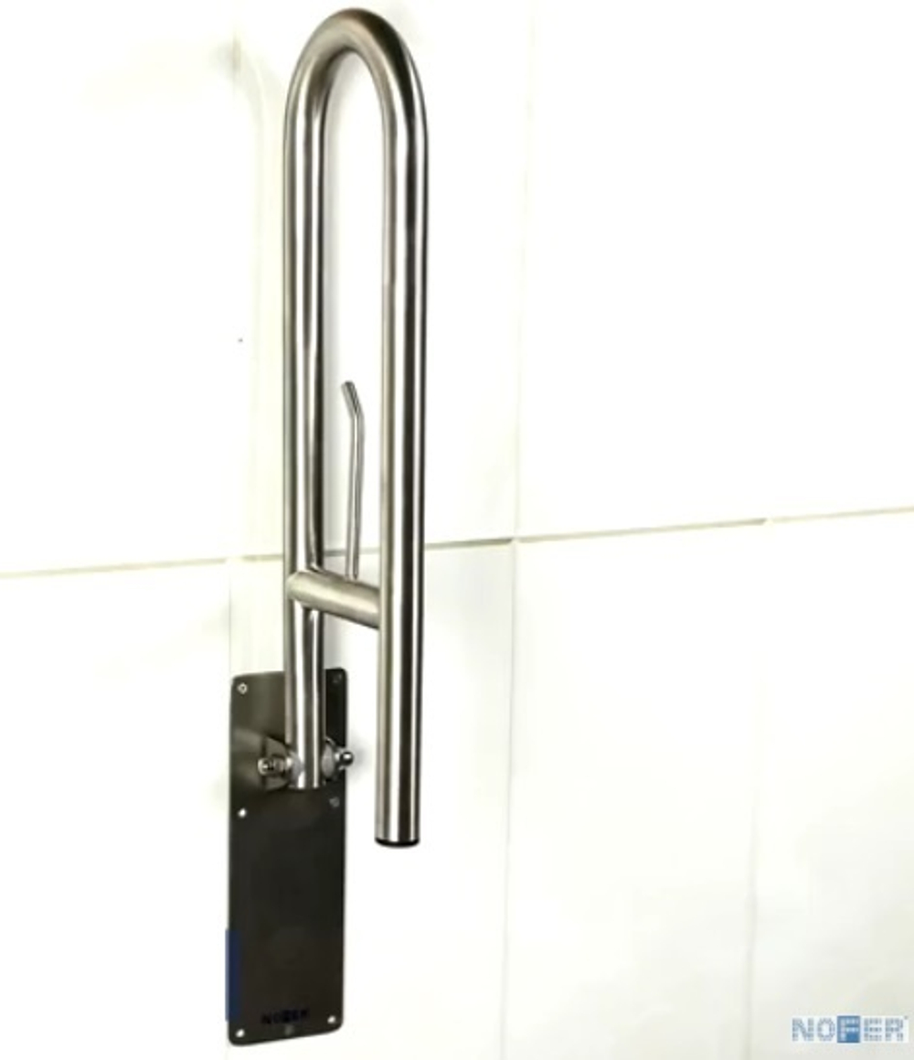 Фото в интерьере поручень полукруглый Nofer для людей с ограниченными возможностями 15051.80.В глянцевая нержавеющая сталь