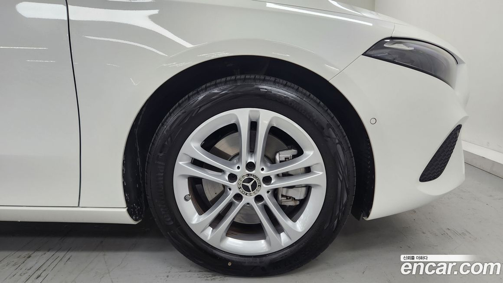Mercedes-Benz A-Class W177 A220 Hatchback (02.2024)