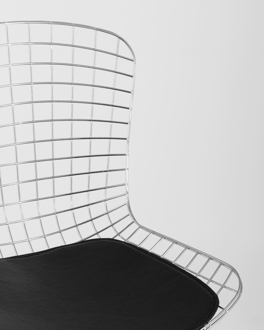 Стул обеденный Bertoia хромированный с черной подушкой 4 шт
