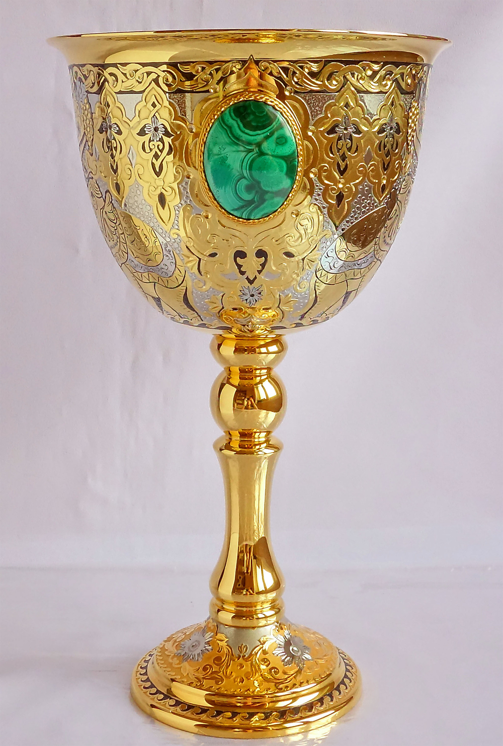 Кубок c малахитом "Слоны"