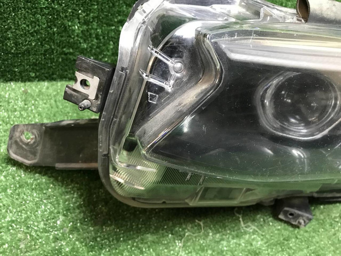 Битая Фара левая Subaru Outback 6 (2019-2022) LED